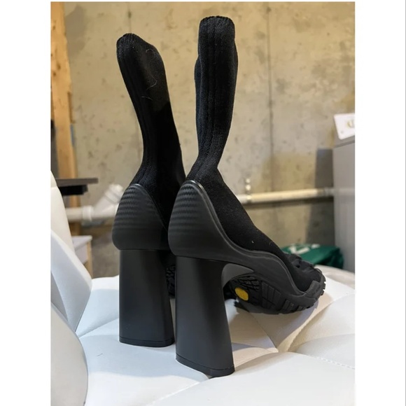 Balenciaga x Vibram Toe Boots - Picture 2 of 7